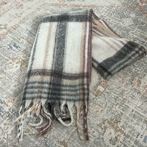 Abercrombie blanket scarf